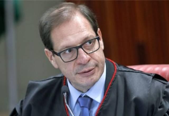 Imagem da noticia Corregedor do TSE pede informações do inquérito das fake news ao STF