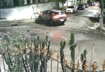 Empresário de 71 anos morre baleado durante tentativa de assalto no Rio Empresário de 71 anos morre baleado durante tentativa de assalto no Rio