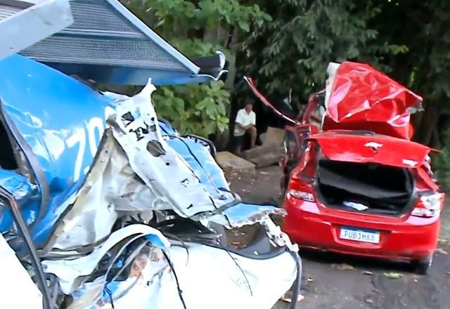 Imagem da noticia RJ: Perseguição policial por 20 km termina em acidente com 4 mortos