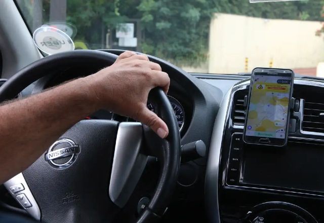 Imagem da noticia Procon-RJ notifica Uber e 99 por aumento repentino nas tarifas em dezembro