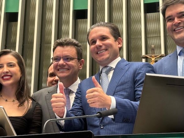 Imagem da noticia Ministros do TCU parabenizam Odair Cunha após eleição na Câmara