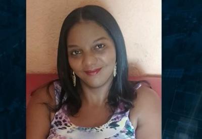 Mulher é encontrada morta dentro de cesto de roupa Mulher é encontrada morta dentro de cesto de roupa