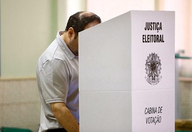 Imagem da noticia Eleitor não pode levar telefone celular para a cabine de votação