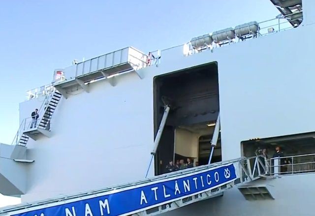 Imagem da noticia Maior navio de guerra da América Latina parte do RJ para o RS