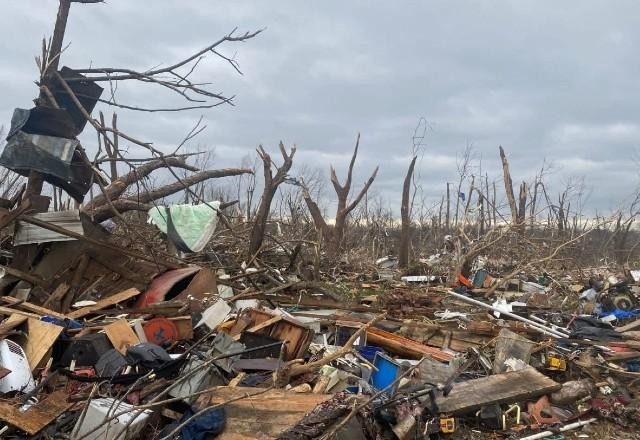 Imagem da noticia Mais de 50 pessoas foram vítimas de tornado nos Estados Unidos
