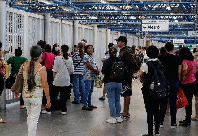 Imagem da noticia Funcionários do Metrô de SP paralisam a operação das linhas 1-Azul, 3-Vermelha e 15-Prata