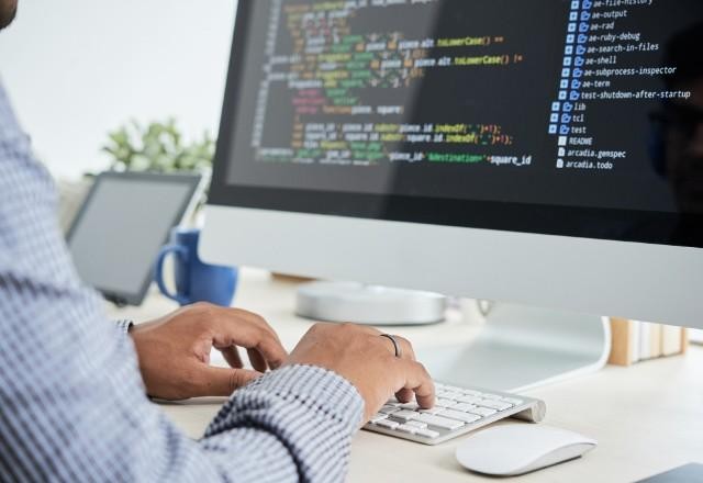 Imagem da noticia Procurando curso de TI gratuito online e com certificado? Confira