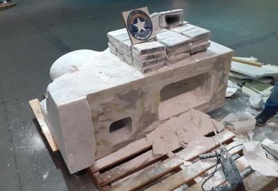 Vídeo: cocaína escondida em pia de mármore é apreendida pela Receita Vídeo: cocaína escondida em pia de mármore é apreendida pela Receita