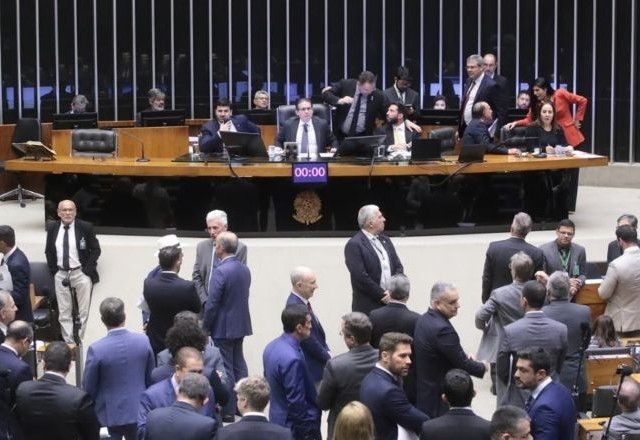 Imagem da noticia IOF: Câmara impõe derrota a Lula com apoio de partidos que controlam 12 ministérios; veja próximos passos