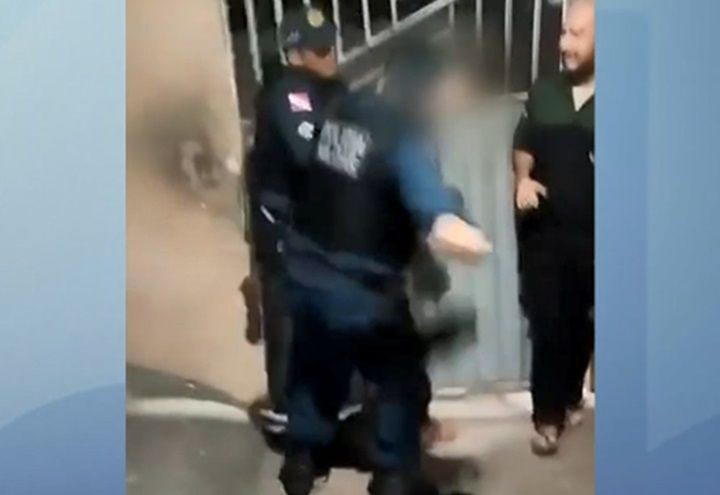 Imagem da noticia PMs são flagrados agredindo estudante em escola estadual do Pará