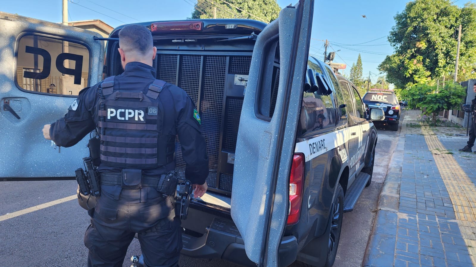 Imagem da noticia Polícia prende sete suspeitos de usar falsas viaturas para transportar drogas no PR e em SC