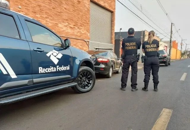 Imagem da noticia PF realiza operação contra esquema de produção ilegal de cigarros que já movimentou R$ 1,5 bilhão