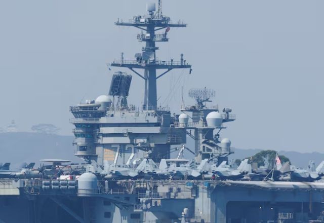 Imagem da noticia EUA derrubam drone iraniano que se aproximou de porta-aviões no Mar da Arábia