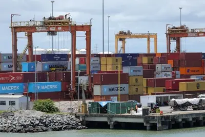 Balança comercial tem superávit de US$ 4,2 bilhões em fevereiro, com exportações em alta de 15,6% Balança comercial tem superávit de US$ 4,2 bilhões em fevereiro, com exportações em alta de 15,6%