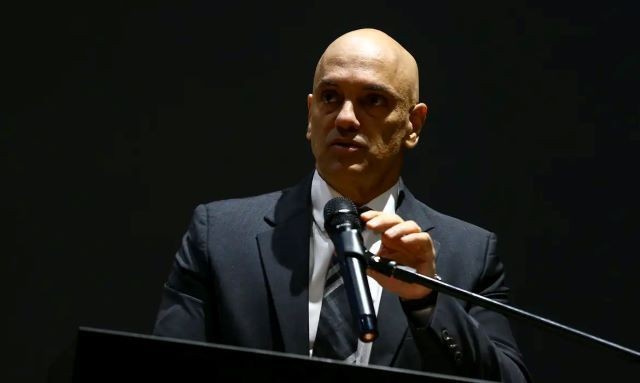 Imagem da noticia PGR denuncia três pessoas ao STF por hostilizar Alexandre de Moraes em aeroporto
