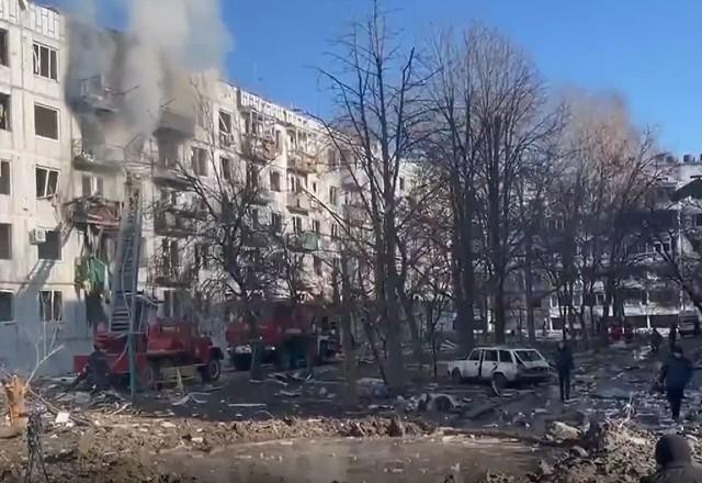 Imagem da noticia Bombardeios deixam dezenas de mortos, diz imprensa ucraniana