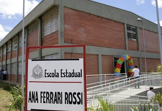 Imagem da noticia Governo paulista libera aulas presenciais sem limite de alunos