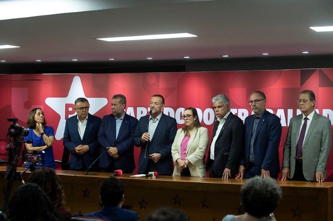 Imagem da noticia PT reúne partidos de esquerda para articular reeleição de Lula diante da possível candidatura de Tarcísio