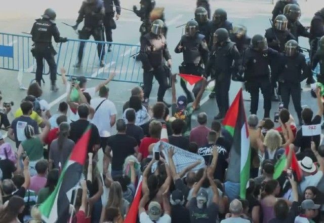 Imagem da noticia Protestos pró-Palestina interrompem final da Volta da Espanha em Madri