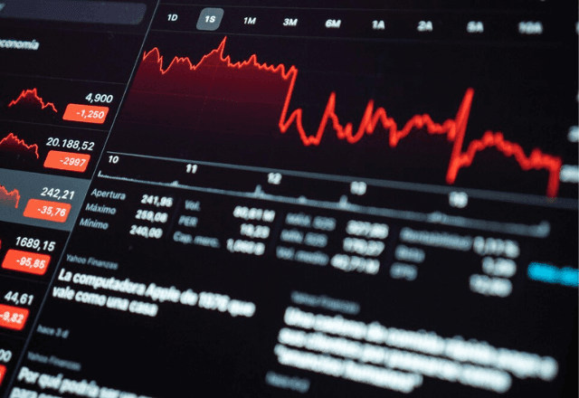 Imagem da noticia Ibovespa recua após quatro altas com ata do Copom e dados dos EUA no radar