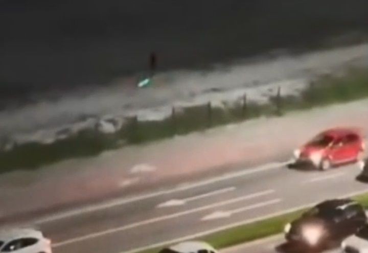Imagem da noticia “Pega ladrão”: moradores usam laser para alertar motoristas