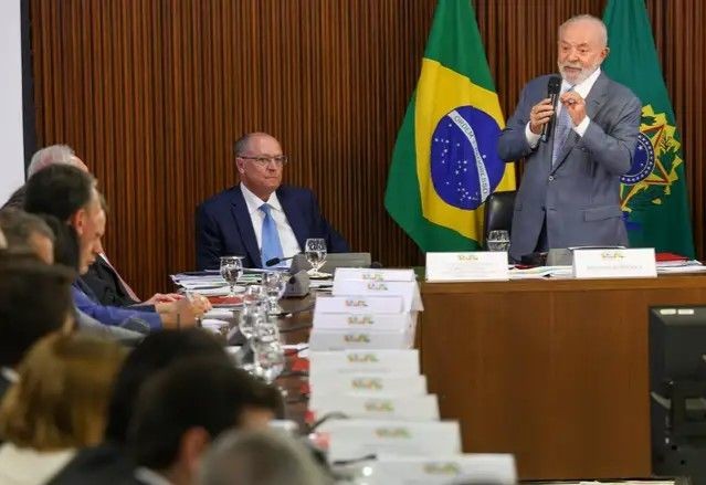 Imagem da noticia Governo Lula diz ser injustificável e equivocada decisão dos EUA em taxar aço e alumínio