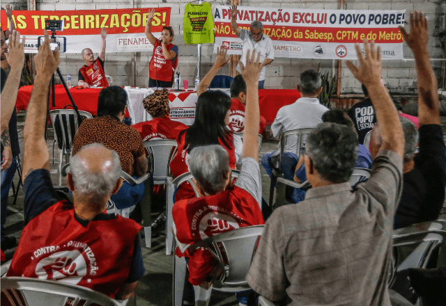 Imagem da noticia Número de trabalhadores sindicalizados no Brasil é o menor desde 2012, diz IBGE