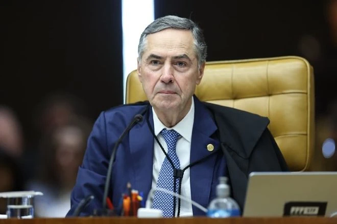 Imagem da noticia Barroso passa mal no STF e é internado em Brasília