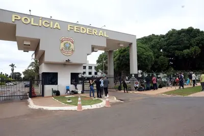 PF diz que não há solução imediata para barulho de ar-condicionado onde Bolsonaro cumpre pena PF diz que não há solução imediata para barulho de ar-condicionado onde Bolsonaro cumpre pena