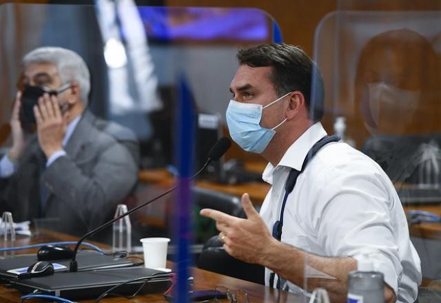 Imagem da noticia Flávio Bolsonaro passa a integrar CPI da Pandemia como suplente