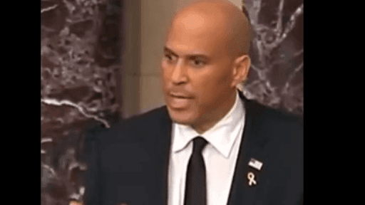 Imagem da noticia Senador democrata discursa por mais de 25 horas contra políticas de Donald Trump