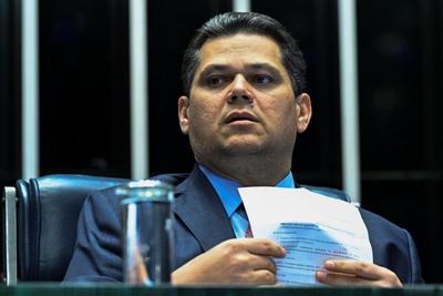 Alcolumbre cancela sessão do Congresso que votaria vetos de Lula sobre licenciamento ambiental Alcolumbre cancela sessão do Congresso que votaria vetos de Lula sobre licenciamento ambiental