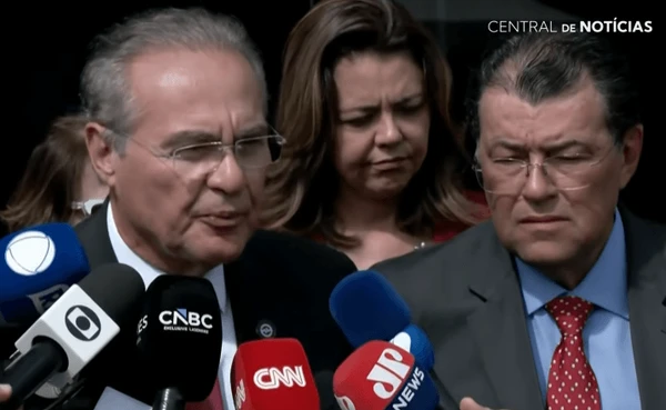 Alckmin anuncia R$ 800 por desabrigado após chuvas e mortos em Minas Gerais Alckmin anuncia R$ 800 por desabrigado após chuvas e mortos em Minas Gerais