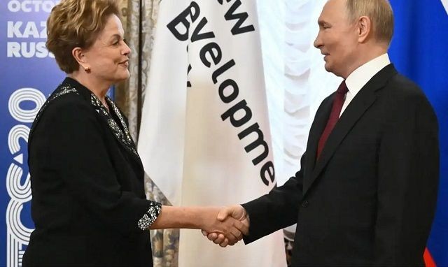 Imagem da noticia Putin oferece novo mandato a Dilma à frente do banco do Brics