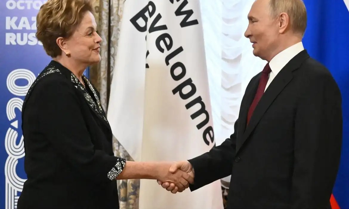 Imagem da noticia Cúpula do Brics: Dilma defende uso de moedas locais e tem gestão elogiada por Putin