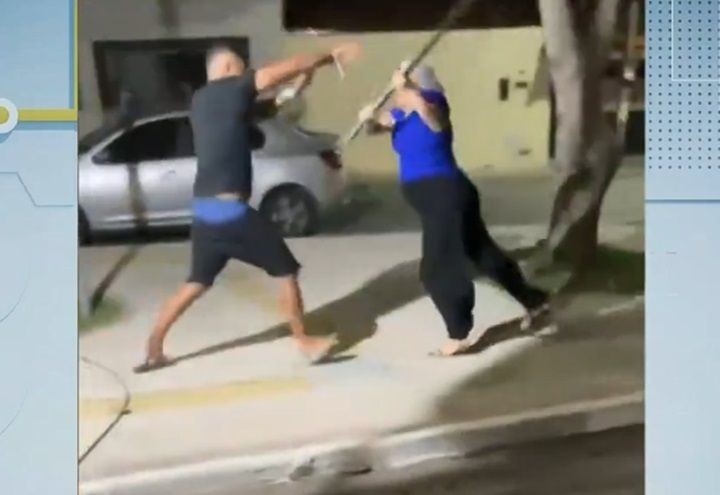 Imagem da noticia Em surto, homem tenta esfaquear pessoas após acidente de trânsito