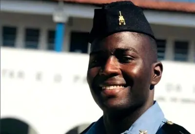 Polícia busca criminosos envolvidos na morte de tenente durante tiroteio no Rio Polícia busca criminosos envolvidos na morte de tenente durante tiroteio no Rio