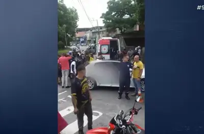 Duas crianças e uma adolescente são baleadas na saída de escola no Rio de Janeiro Duas crianças e uma adolescente são baleadas na saída de escola no Rio de Janeiro