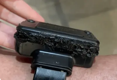 Bolsonaro admite ter usado ferro quente para tentar violar tornozeleira eletrônica, mostra vídeo da PF Bolsonaro admite ter usado ferro quente para tentar violar tornozeleira eletrônica, mostra vídeo da PF