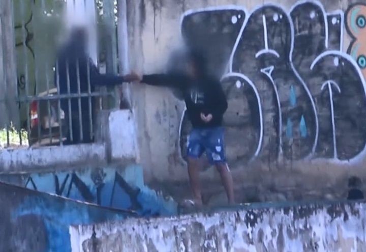 Imagem da noticia Exclusivo: tráfico a céu aberto nos trilhos dos trens de São Paulo