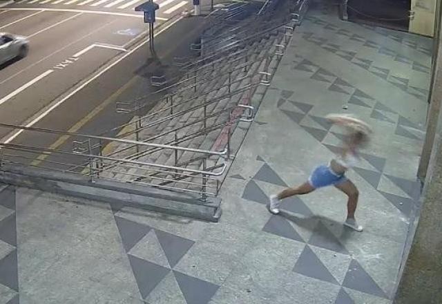 Imagem da noticia Polícia prende transexual que apedrejou igreja em São Paulo