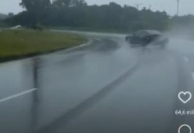 Imprudência nas ruas: motoristas arriscam vida e postam vídeos na internet Imprudência nas ruas: motoristas arriscam vida e postam vídeos na internet