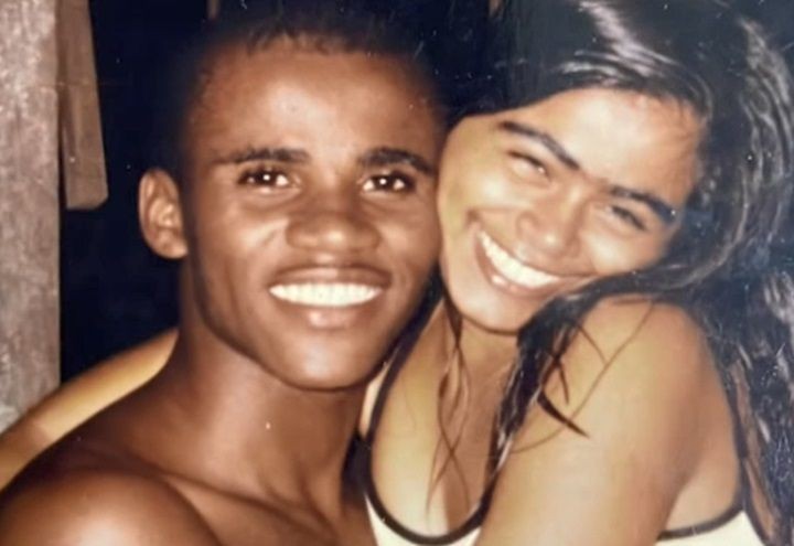 Imagem da noticia Viúva do cantor Claudinho entra na Justiça contra cemitério