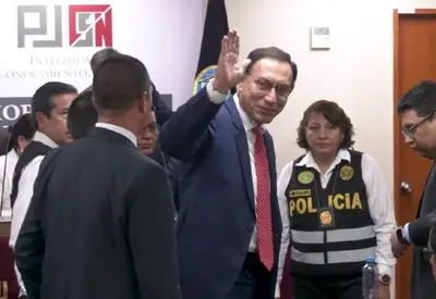 Ex-presidente do Peru Martín Vizcarra é condenado a 14 anos de prisão por corrupção Ex-presidente do Peru Martín Vizcarra é condenado a 14 anos de prisão por corrupção