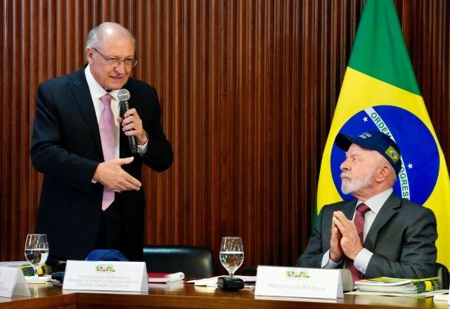 Alckmin (PSB) e Lula (PT) na segunda reunião ministerial do governo em 2025 | Divulgação/Cadu Gomes/VPR