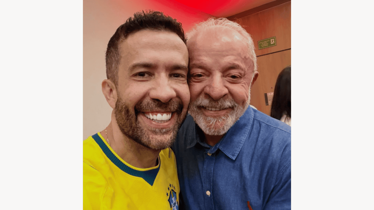 Após vitória, Janones posta foto com Lula: Agora acreditam?