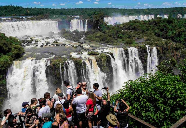 Cataratas do Iguaçu: eleita a 7ª principal atração turística do mundo pelo "Travelers' Choice 2022 - Best of the Best" | Wikimedia Commons