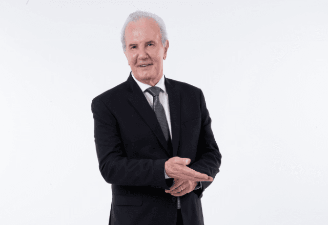 Celso Freitas se aposenta após 56 anos de jornalismo Celso Freitas se aposenta após 56 anos de jornalismo