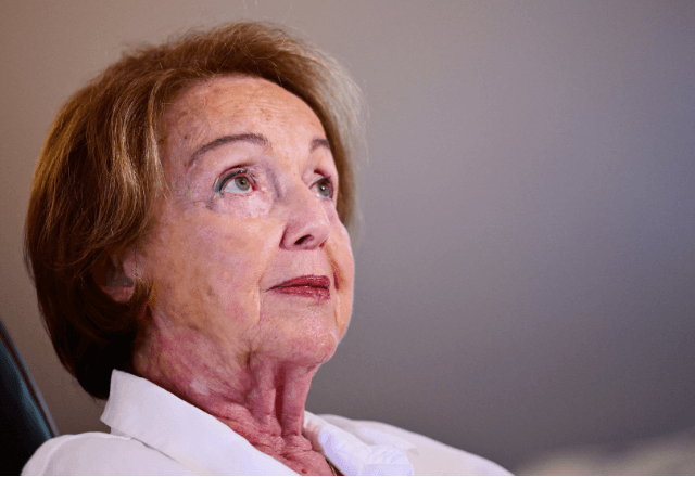 Eva Umlauf, sobrevivente de Auschwitz, em Munique, na Alemanha | Foto: Angelika Warmuth/Reuters - 08.09.2026