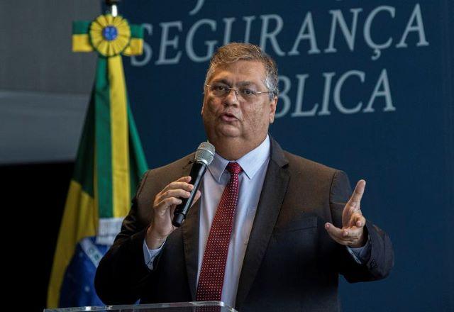 Dino vai à Câmara explicar ida ao Complexo da Maré